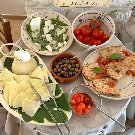 Al Castello Relais לינה וארוחת בוקר ויאסטה